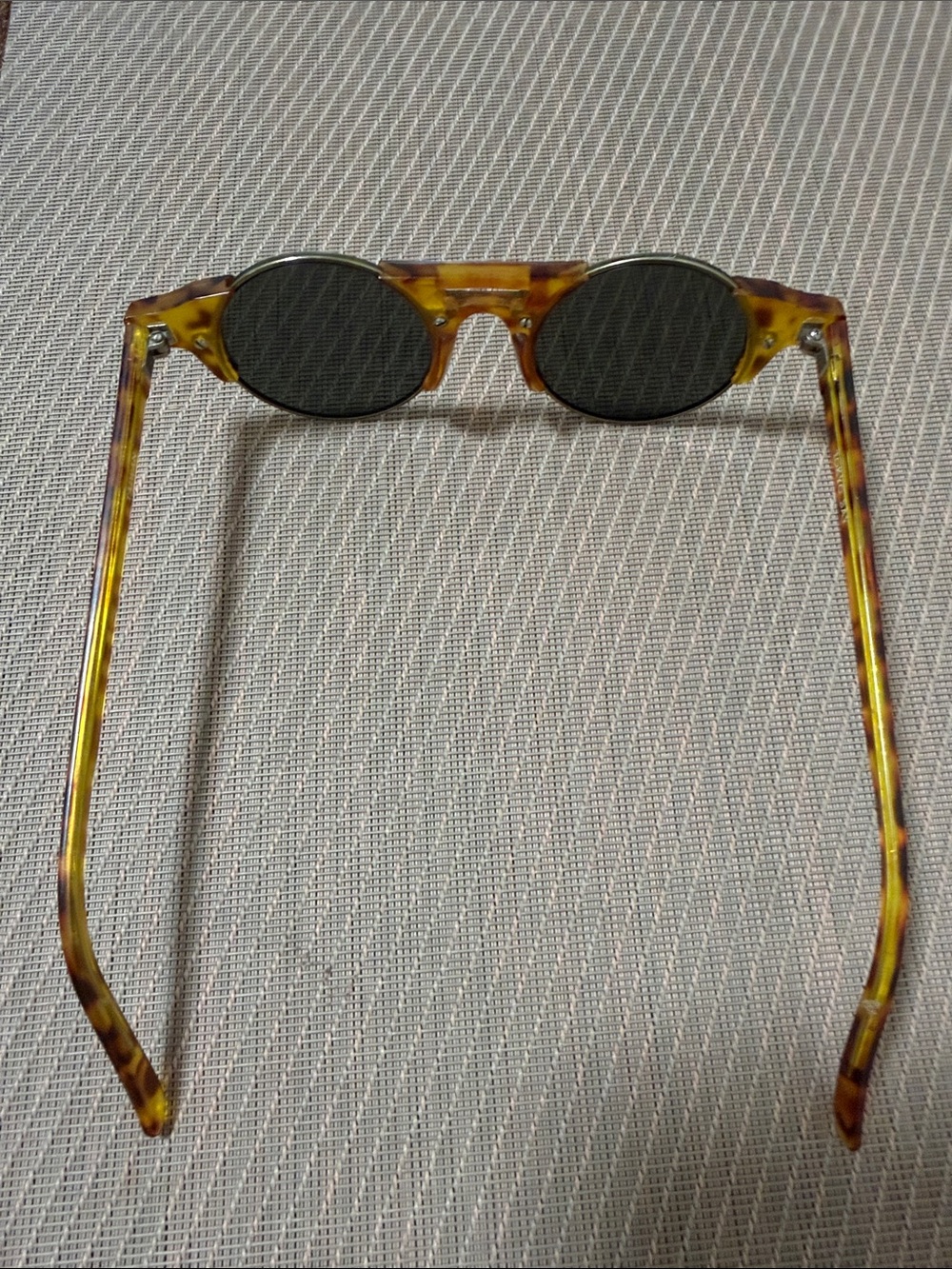TokyoBay Round Tortoiseshell Sunglasses with Dark Lenses unisex - Picture 3 of 5